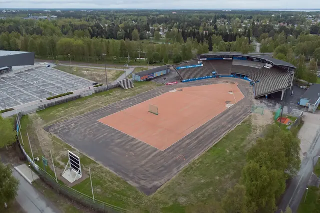Ilmakuva pesäpallokentästä ja katsomosta